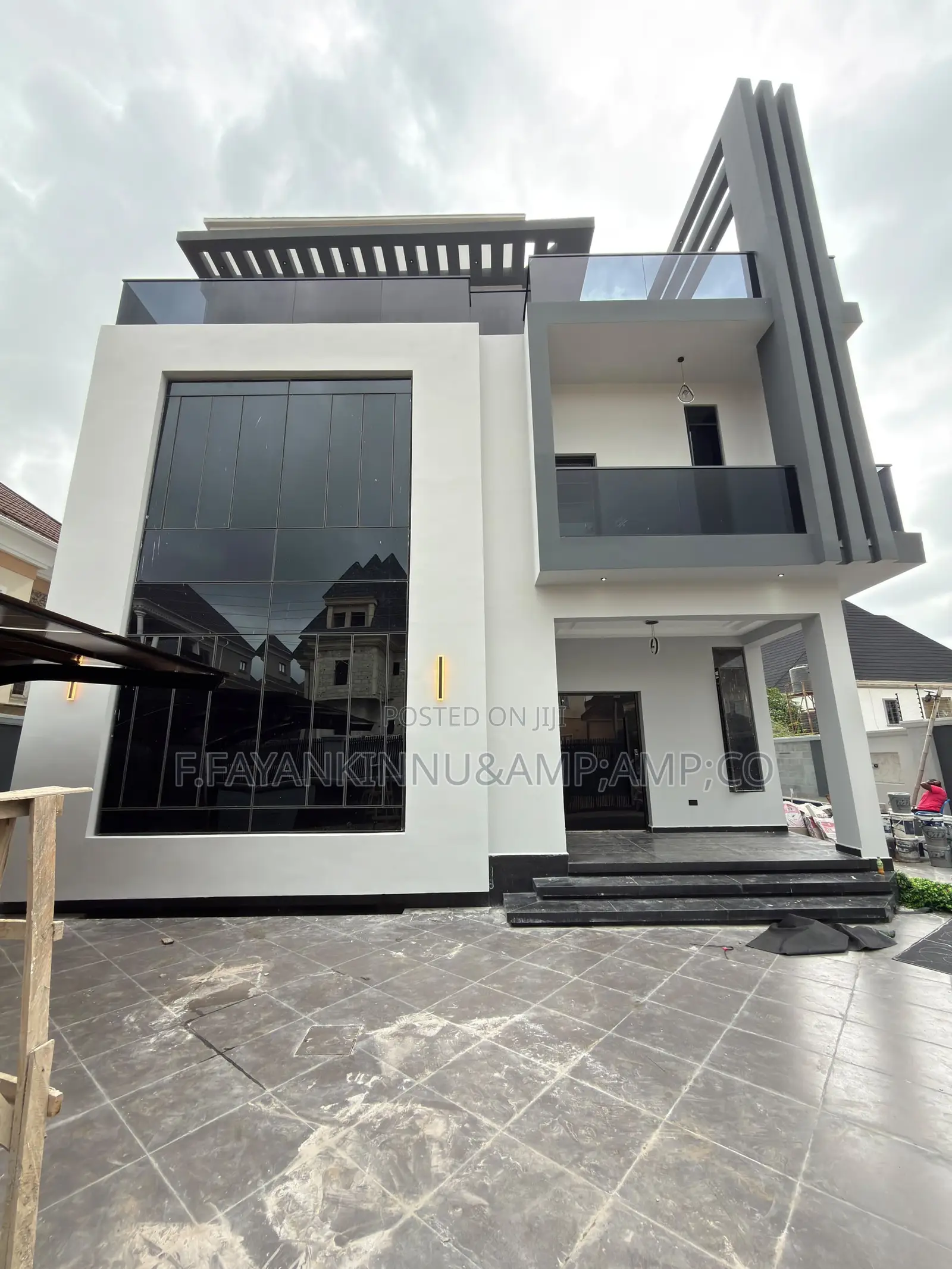 5bdrm Duplex in Apo Resettlement for sale