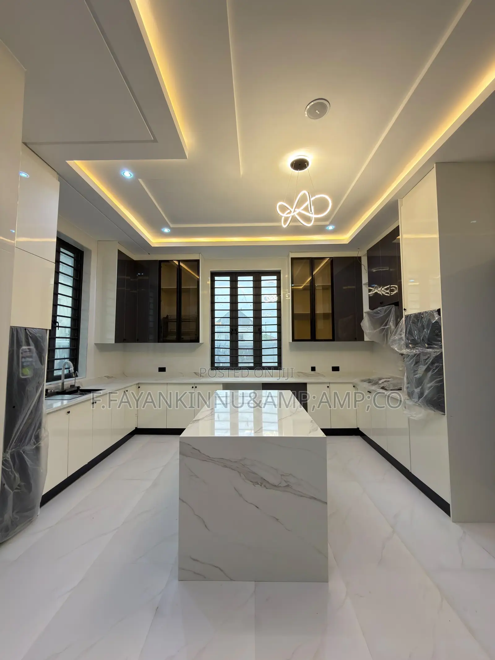 5bdrm Duplex in Apo Resettlement for sale