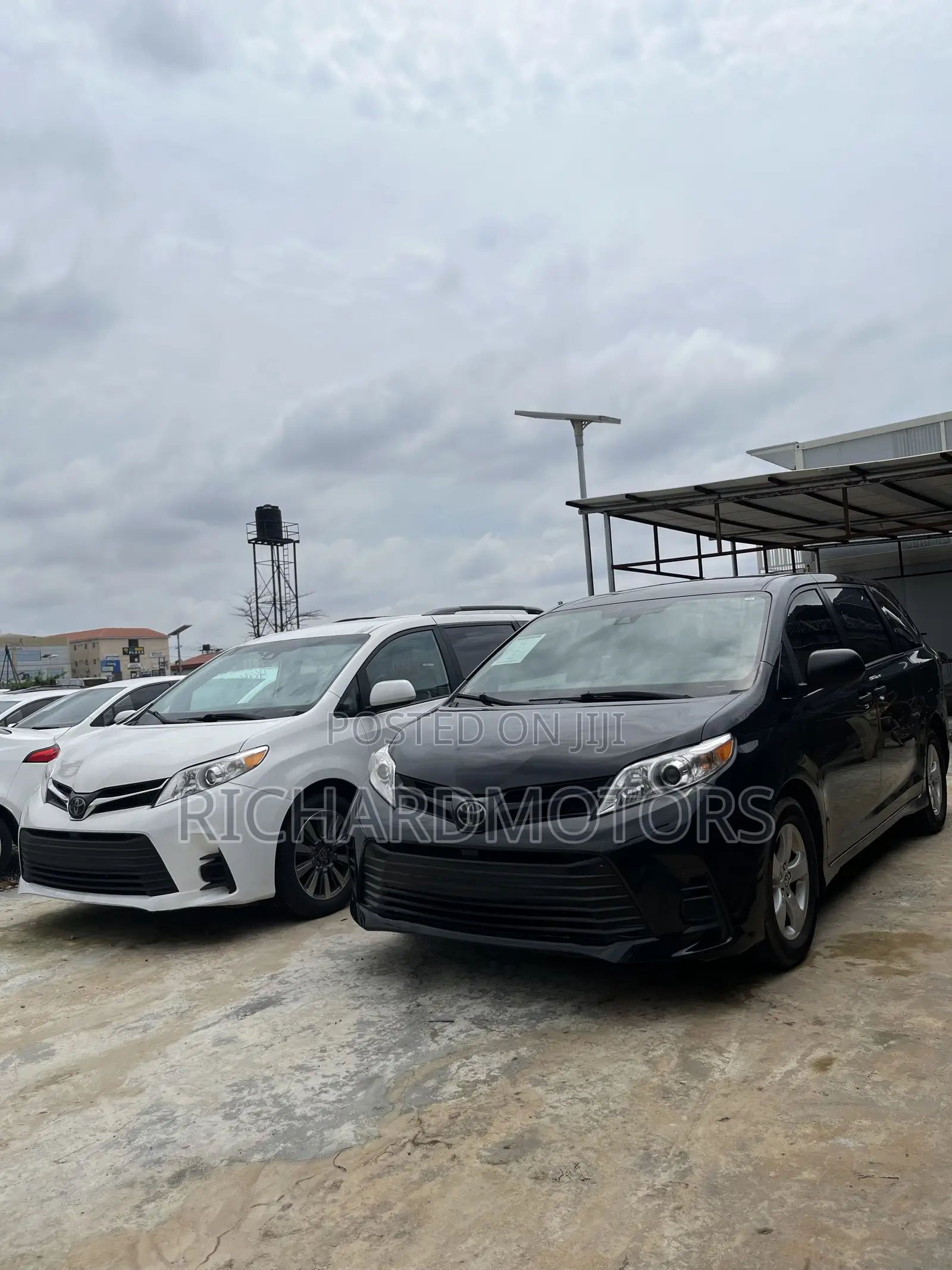 Toyota Sienna LE AWD 2020 White