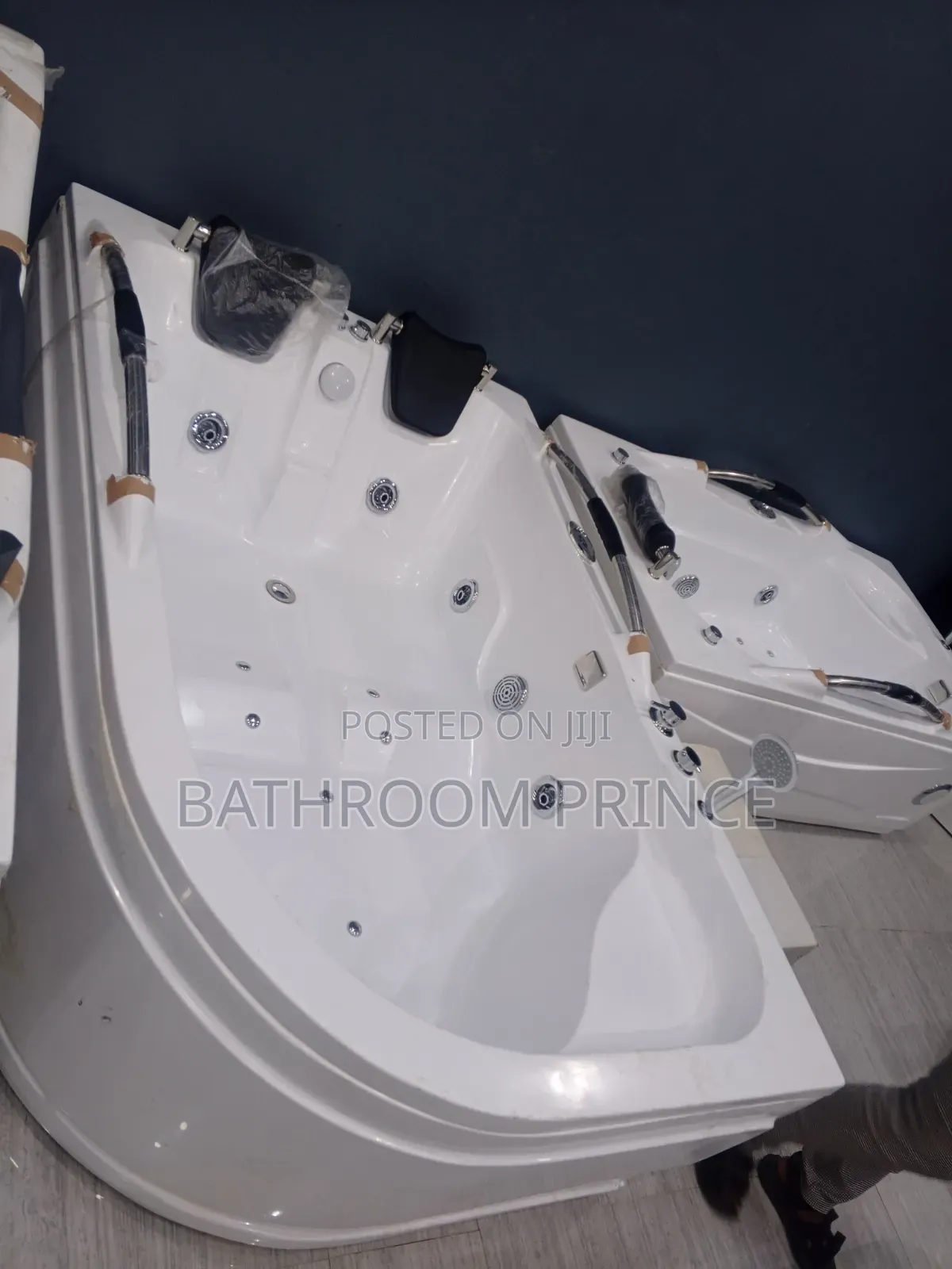 Quality Double Straight Jacuzzi With Hand Grab,head Rest, and Seat