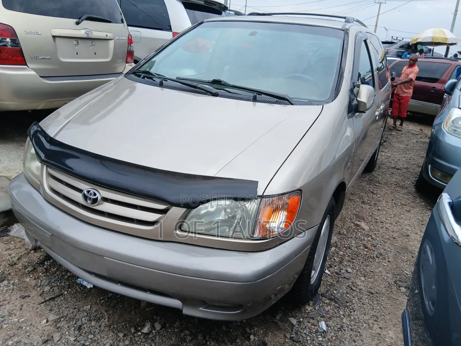 Toyota Sienna XLE 2002 Gold
