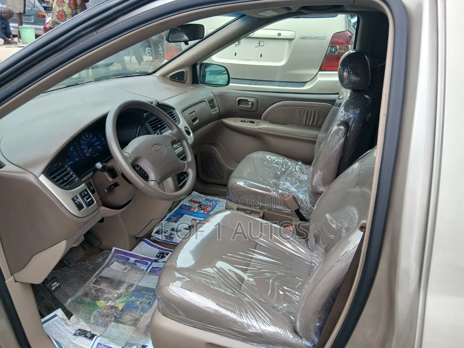 Toyota Sienna XLE 2002 Gold