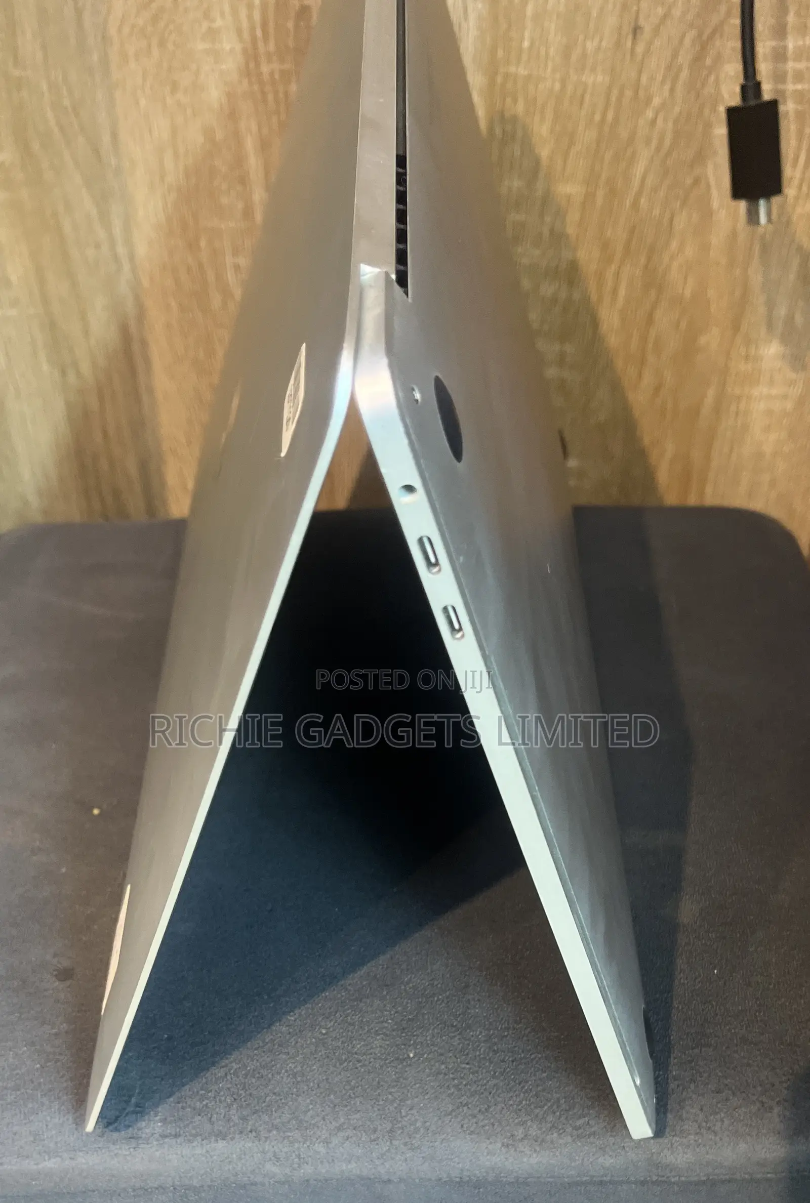 Laptop Apple MacBook Pro 2018 16GB Intel Core i9 SSD 512GB