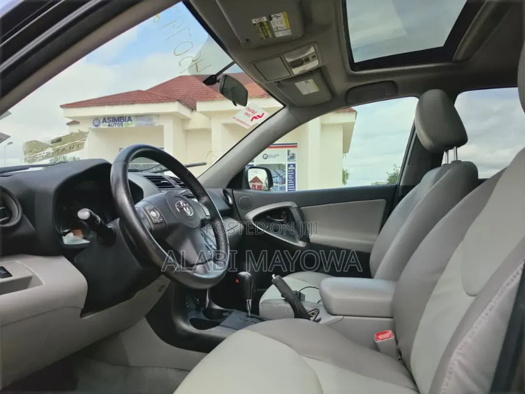 Toyota RAV4 2010 Black