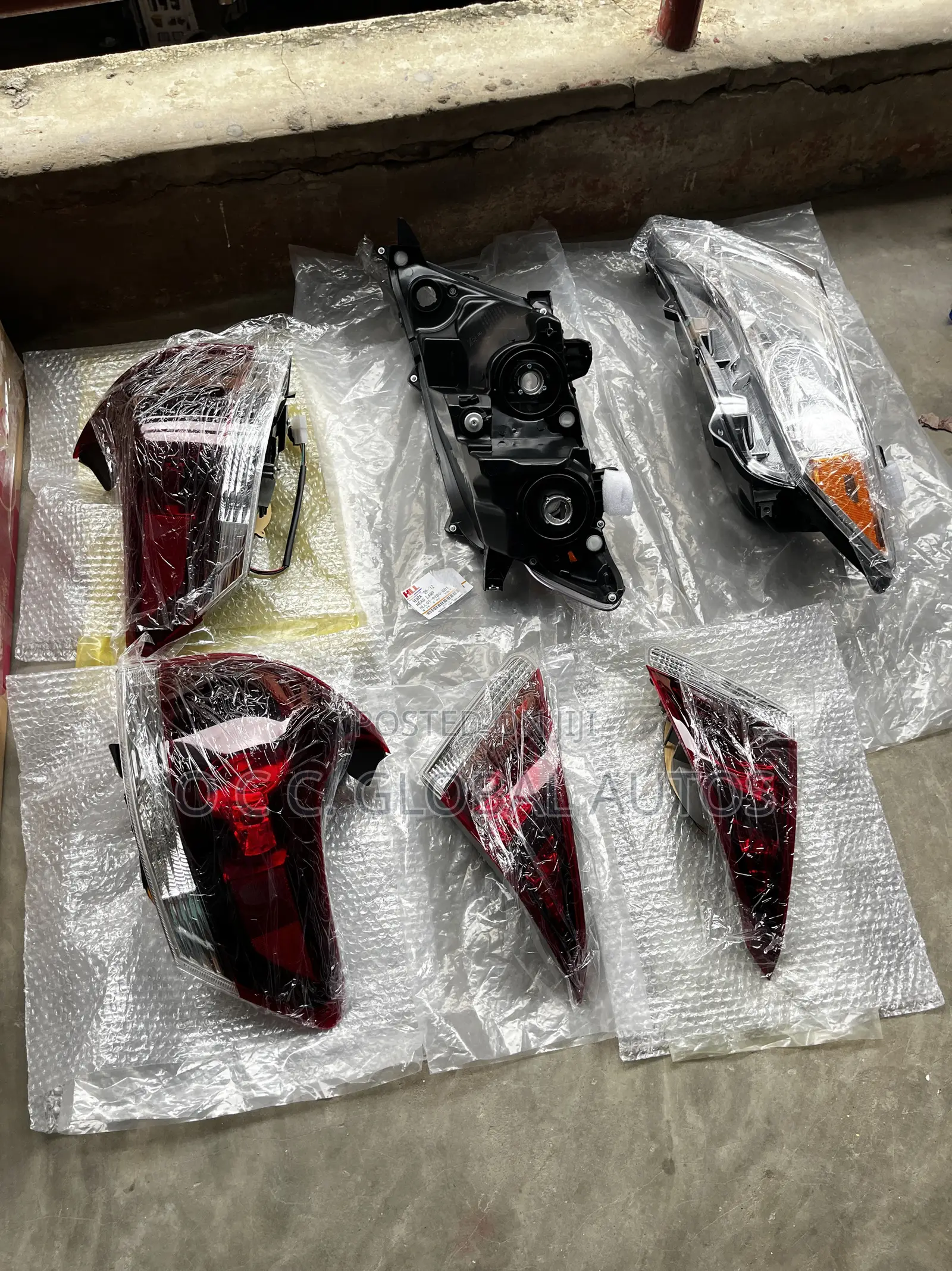 Complete Set of Headlamp and Back Light for Toyota Venza 2008 to 2015