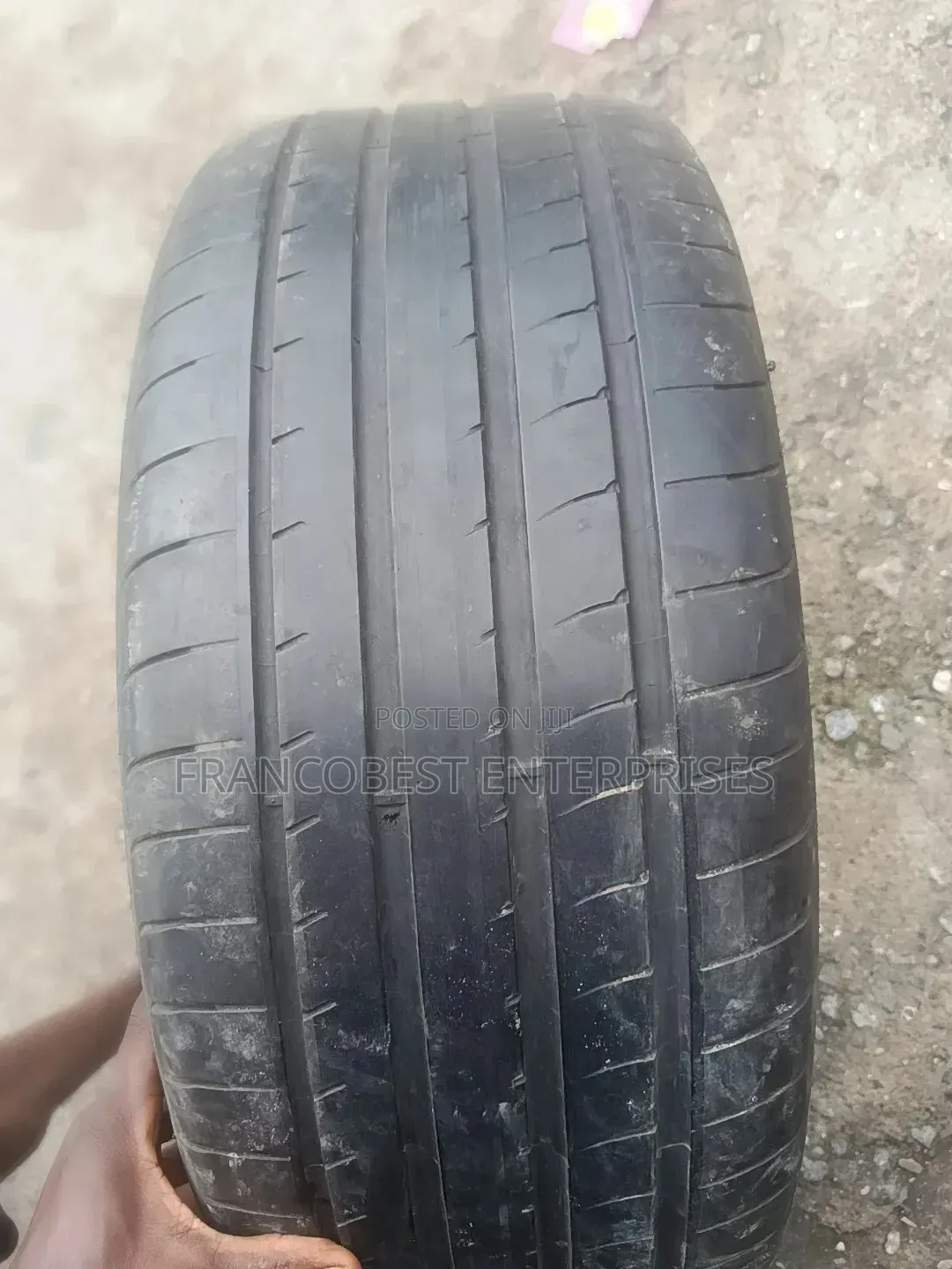275/45r21 Grade a Tyre
