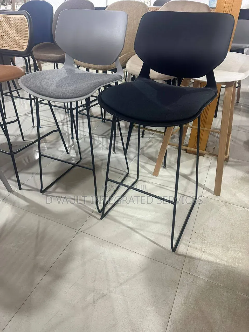 Bar Stool / Classic Bar Chair.