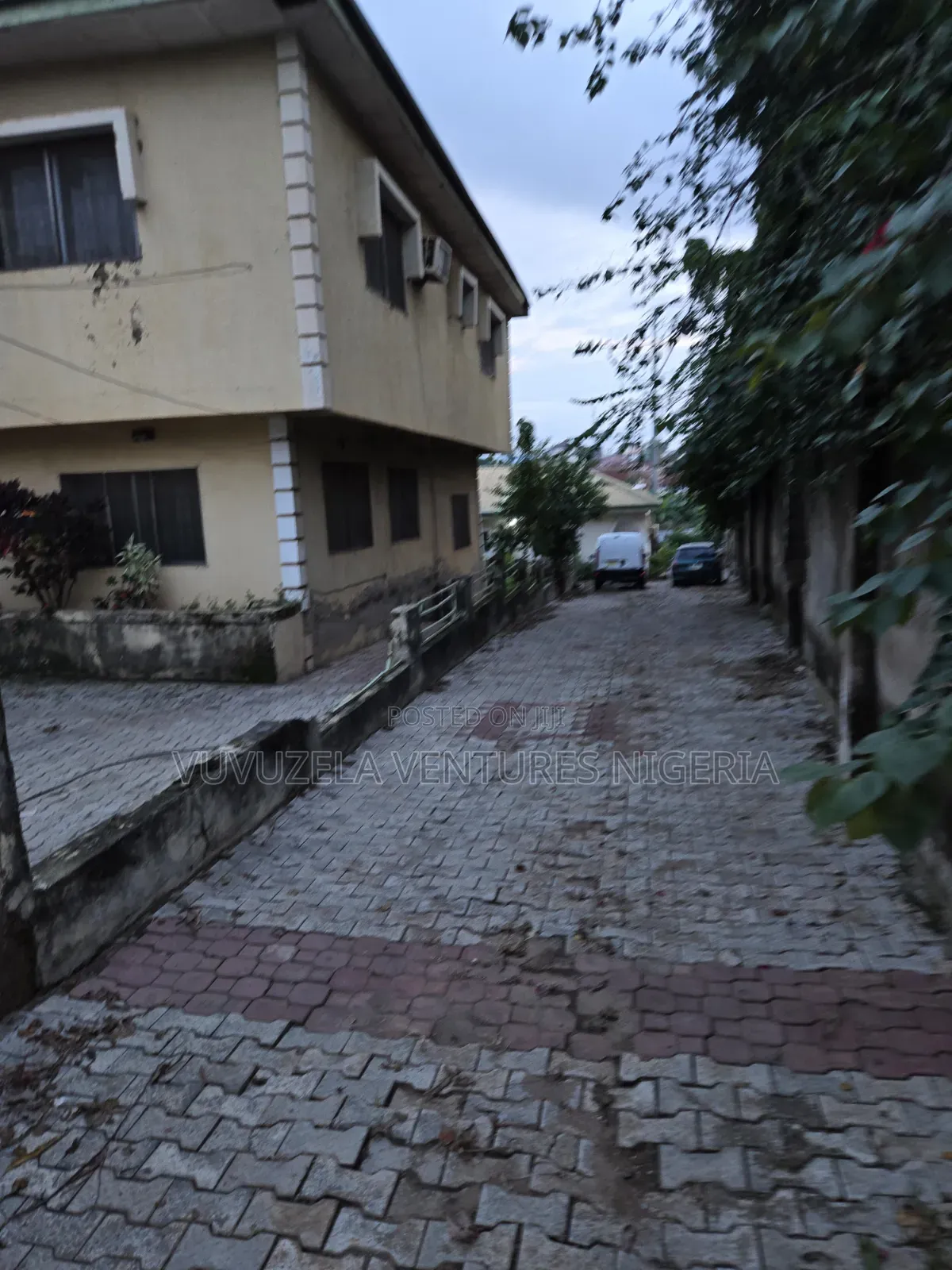12bdrm Duplex in Gaduwa Estate for sale
