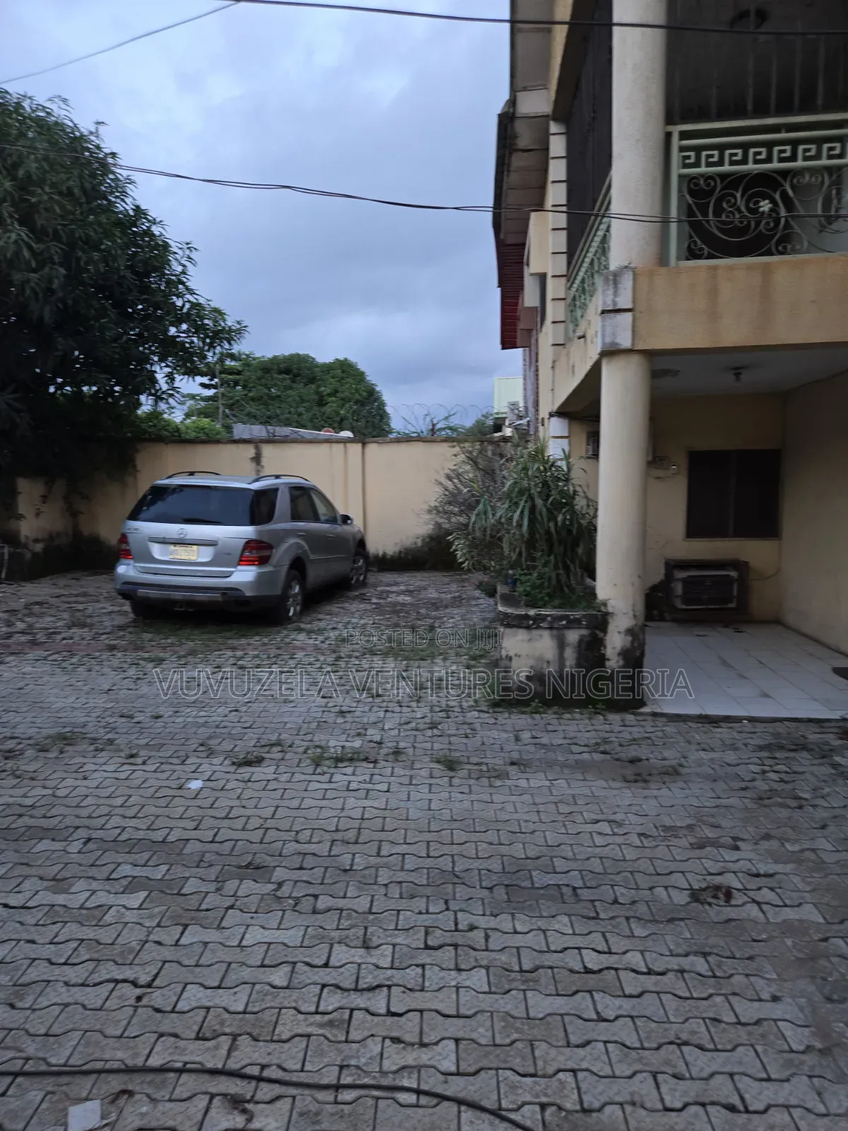 12bdrm Duplex in Gaduwa Estate for sale
