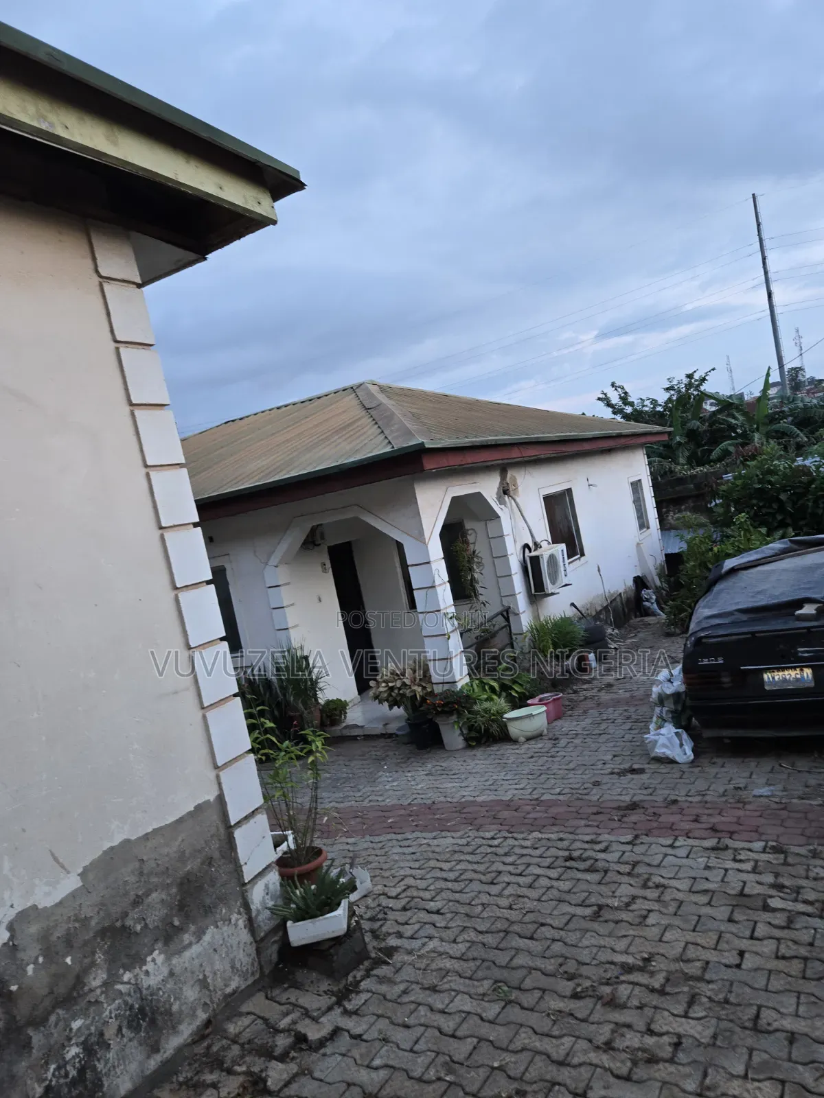 12bdrm Duplex in Gaduwa Estate for sale