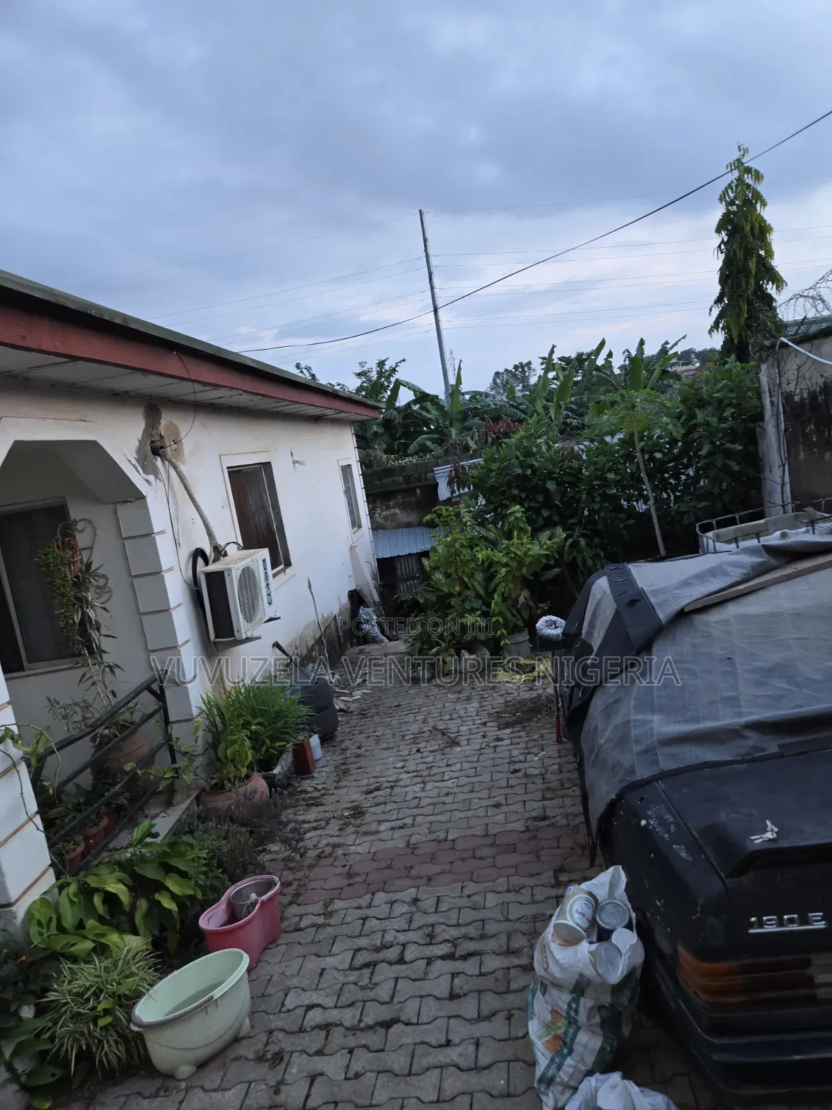 12bdrm Duplex in Gaduwa Estate for sale