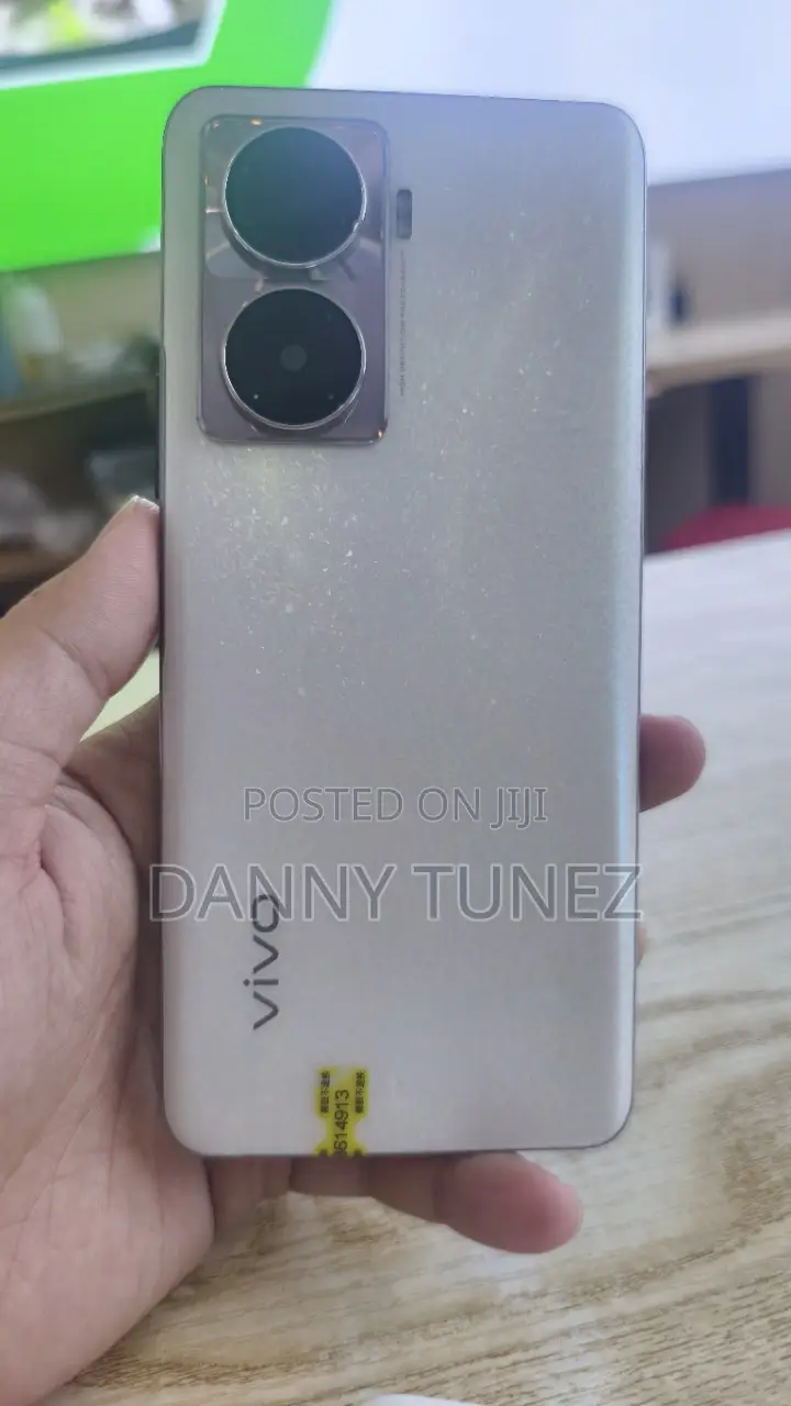 Vivo Y77 256 GB Gold