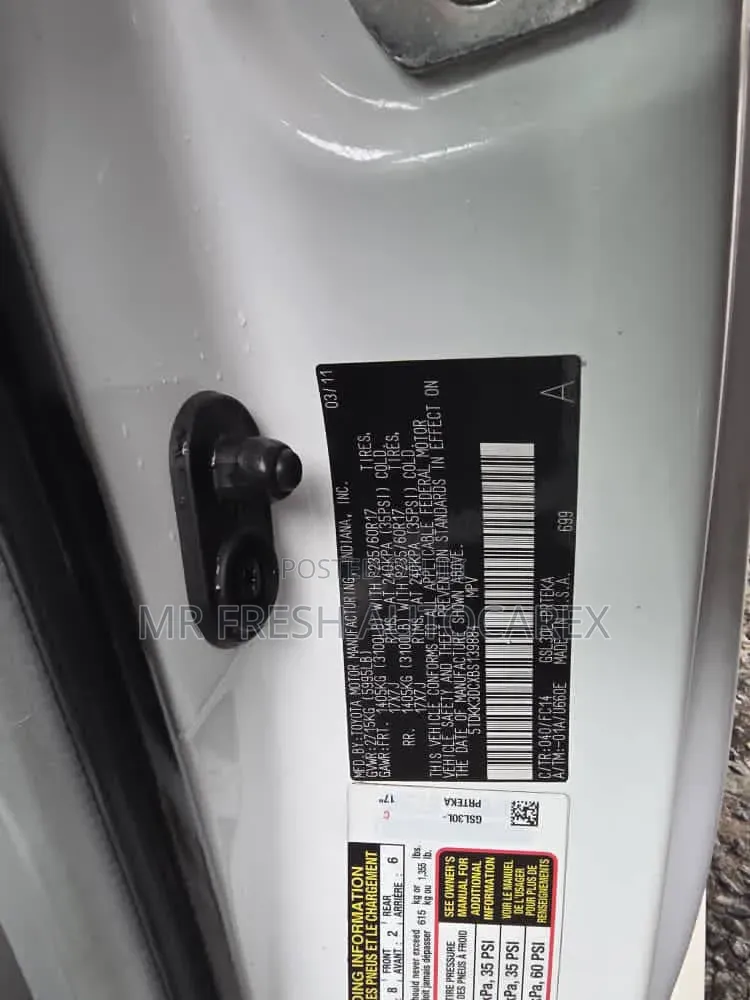 Toyota Sienna 2011 White