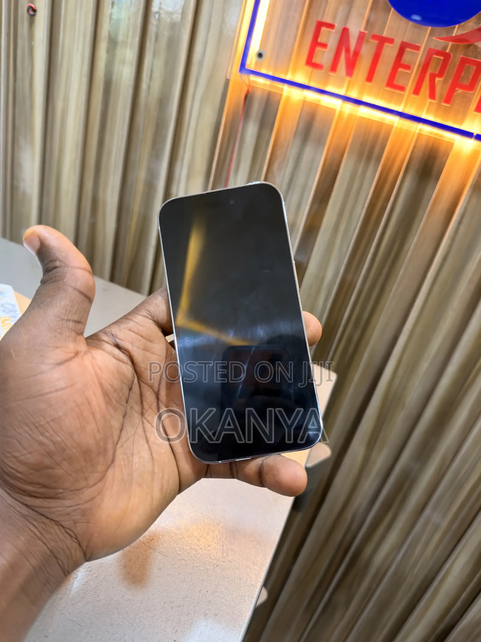 Apple iPhone 16 128 GB Pink