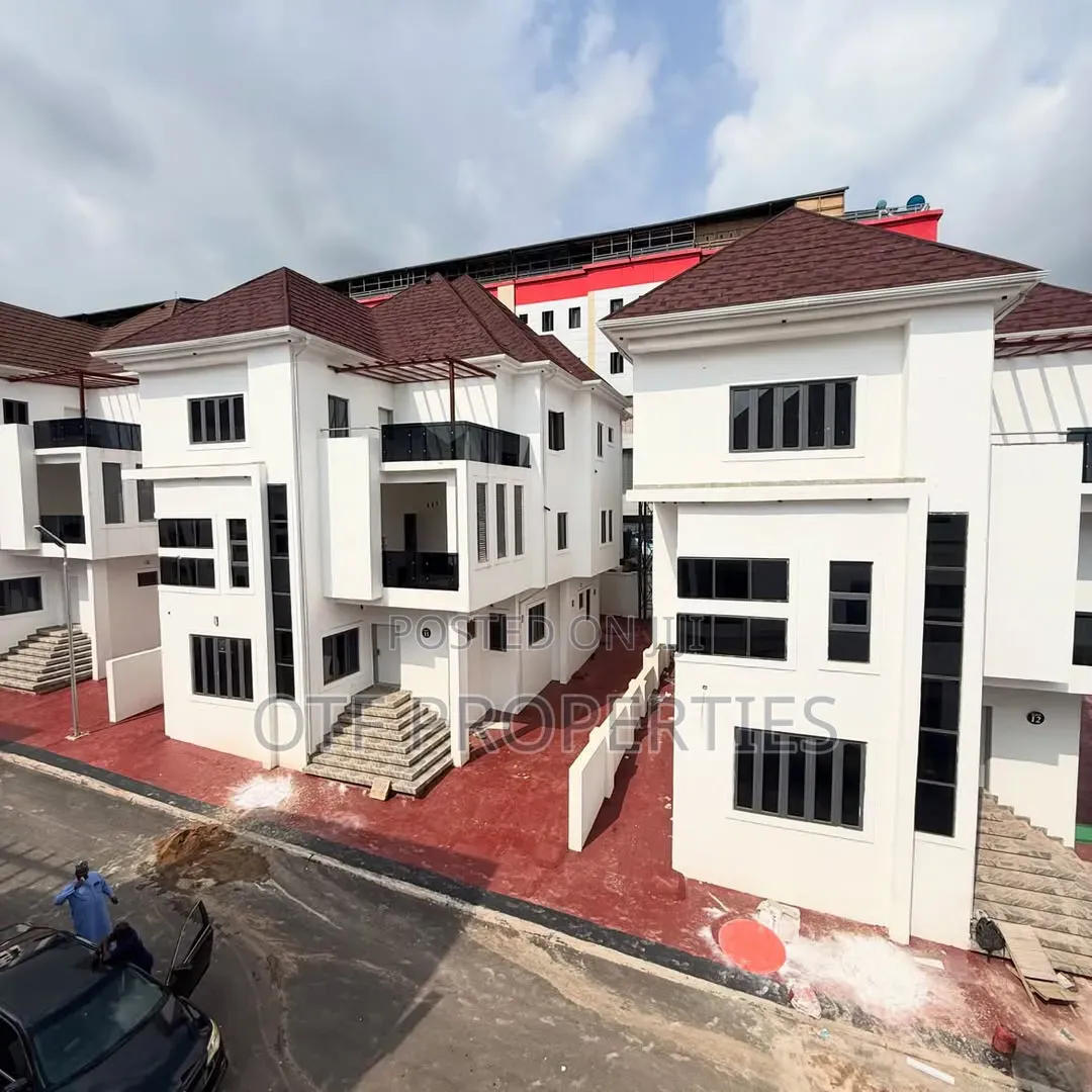 6bdrm Duplex in Guzape for sale