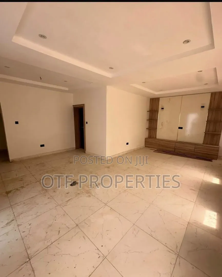 4bdrm Duplex in Karmo for sale