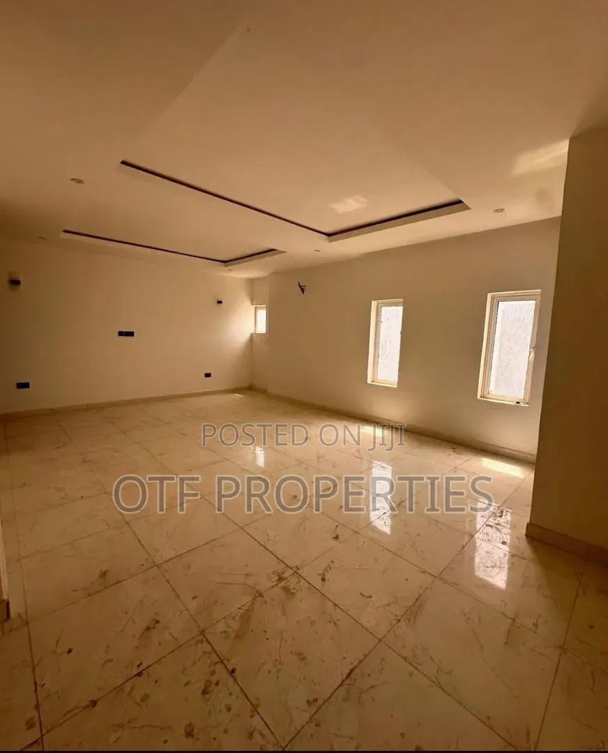 4bdrm Duplex in Karmo for sale
