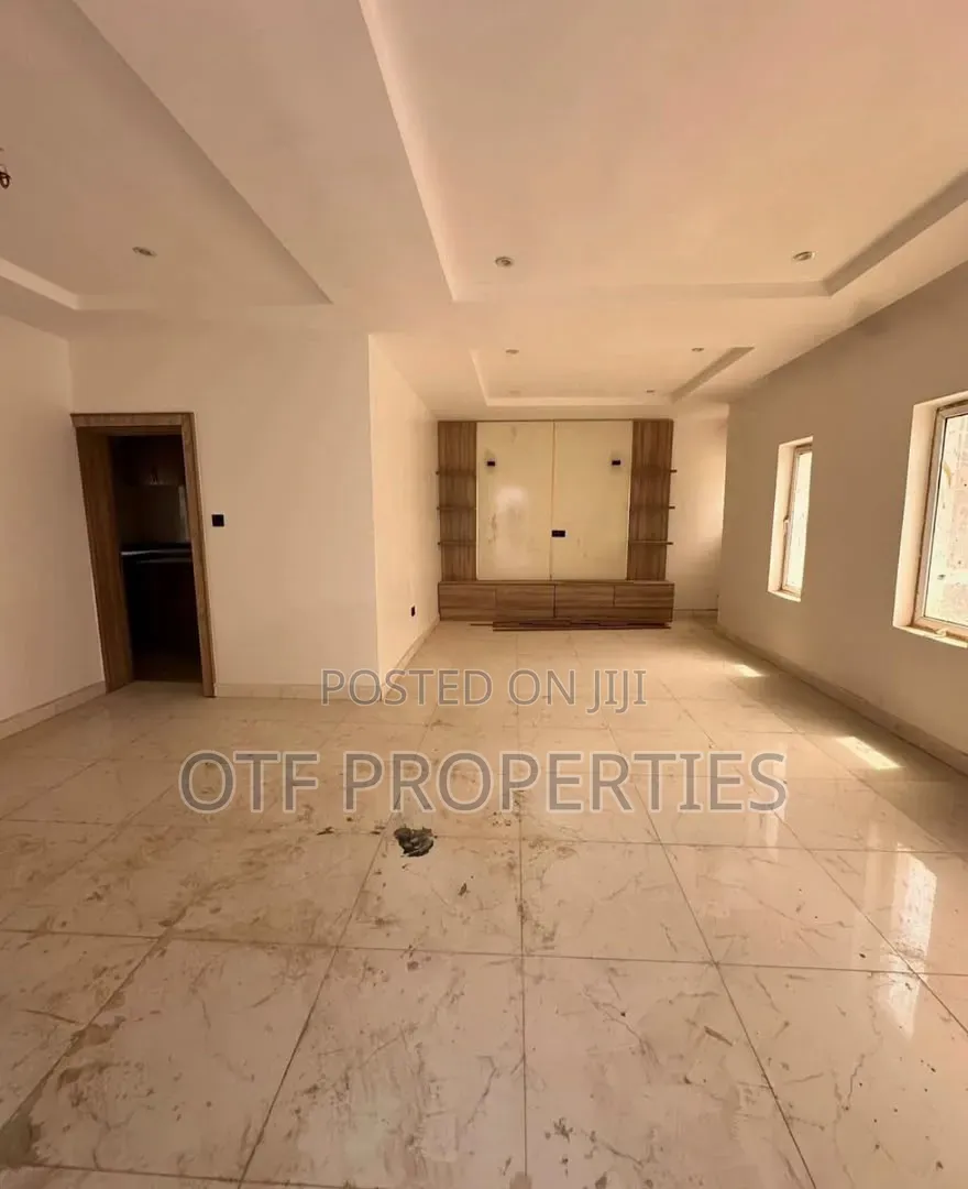 4bdrm Duplex in Karmo for sale