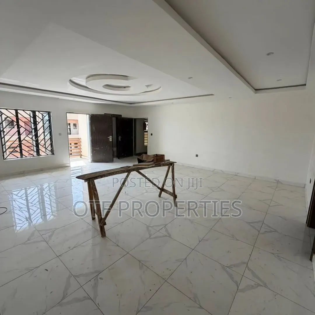 3bdrm Apartment in Garki, Area 1 for sale