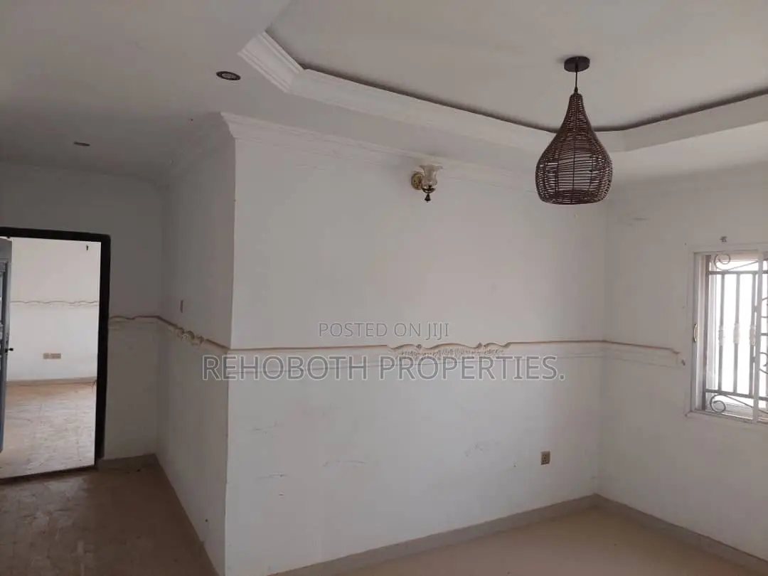6bdrm Duplex in Royal Quarters Elebu, Akala Express for sale
