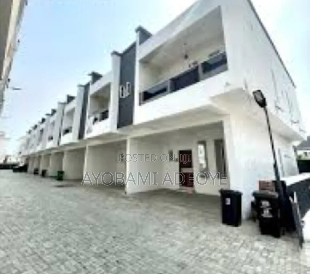 4bdrm Duplex in Located In Ikota for sale