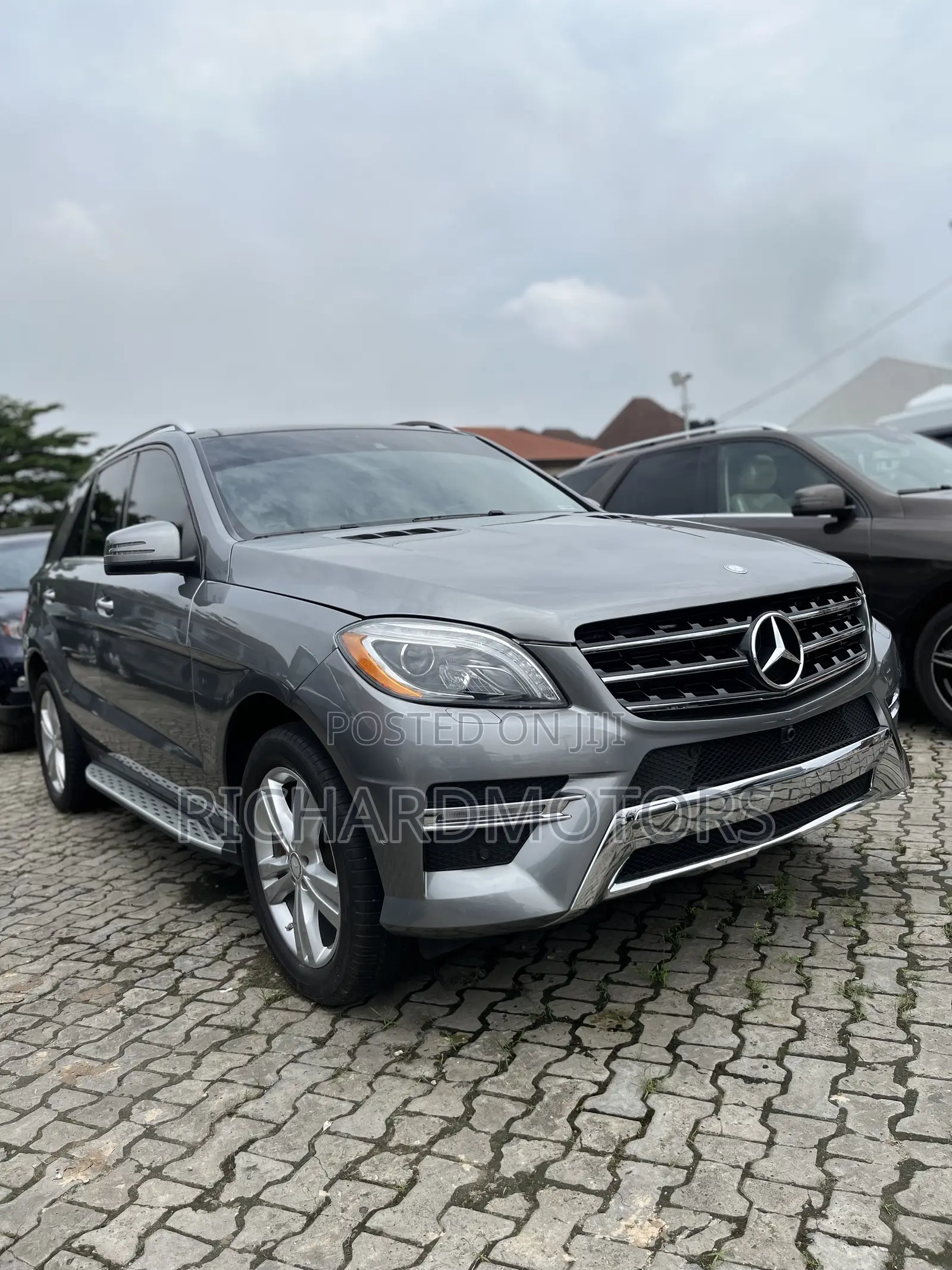 Mercedes-Benz M Class ML350 4MATIC 4dr SUV AWD (3.5L 6cyl 7A) 2015 Gray