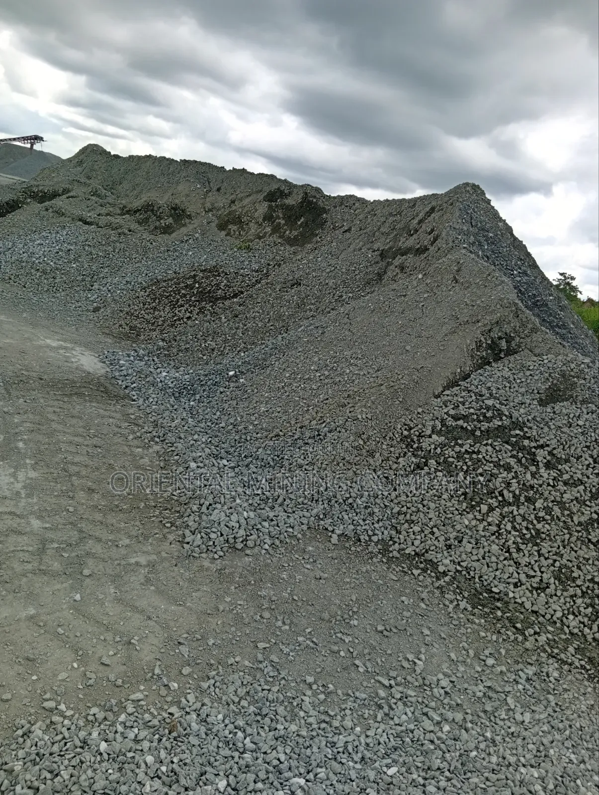 Premium Granite Iron Chippings (3/4, 1 Inch More)
