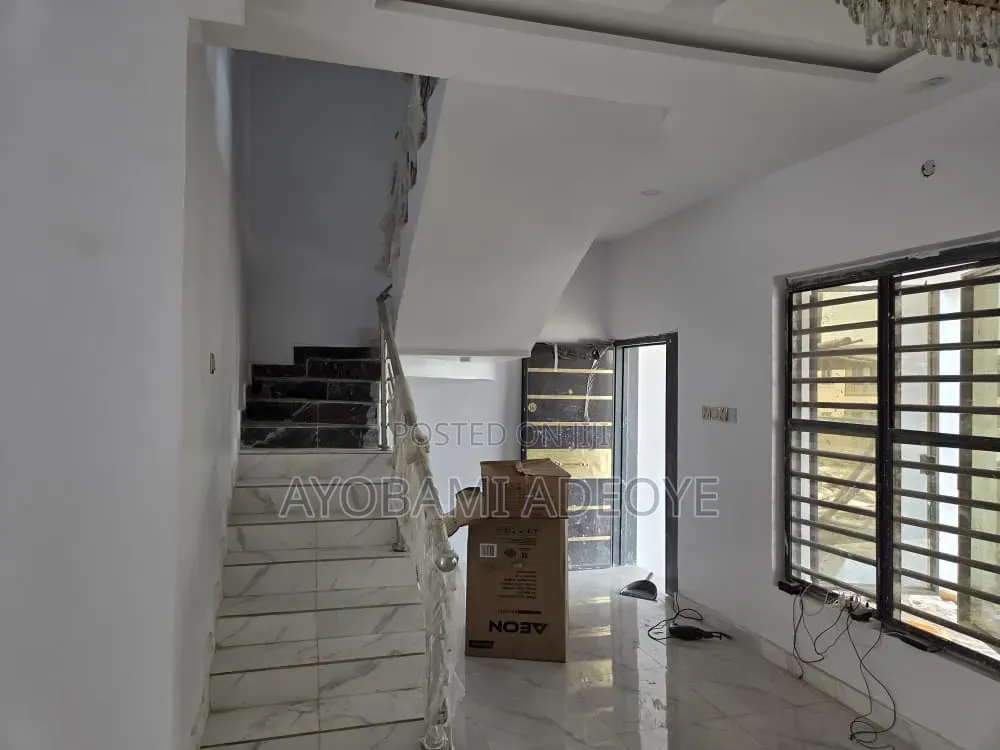3bdrm Duplex in Medorf Residence, Akure for sale
