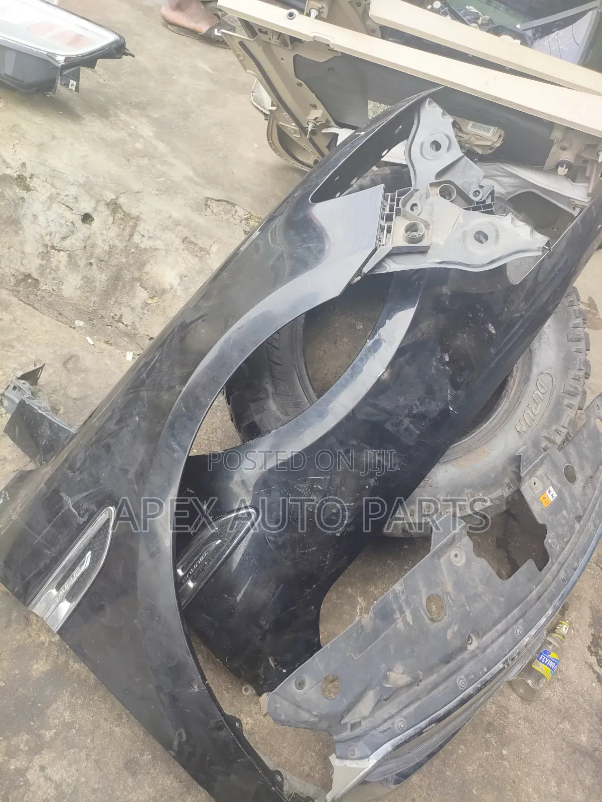Clean Tokunbo Front Fender for Ford Taurus