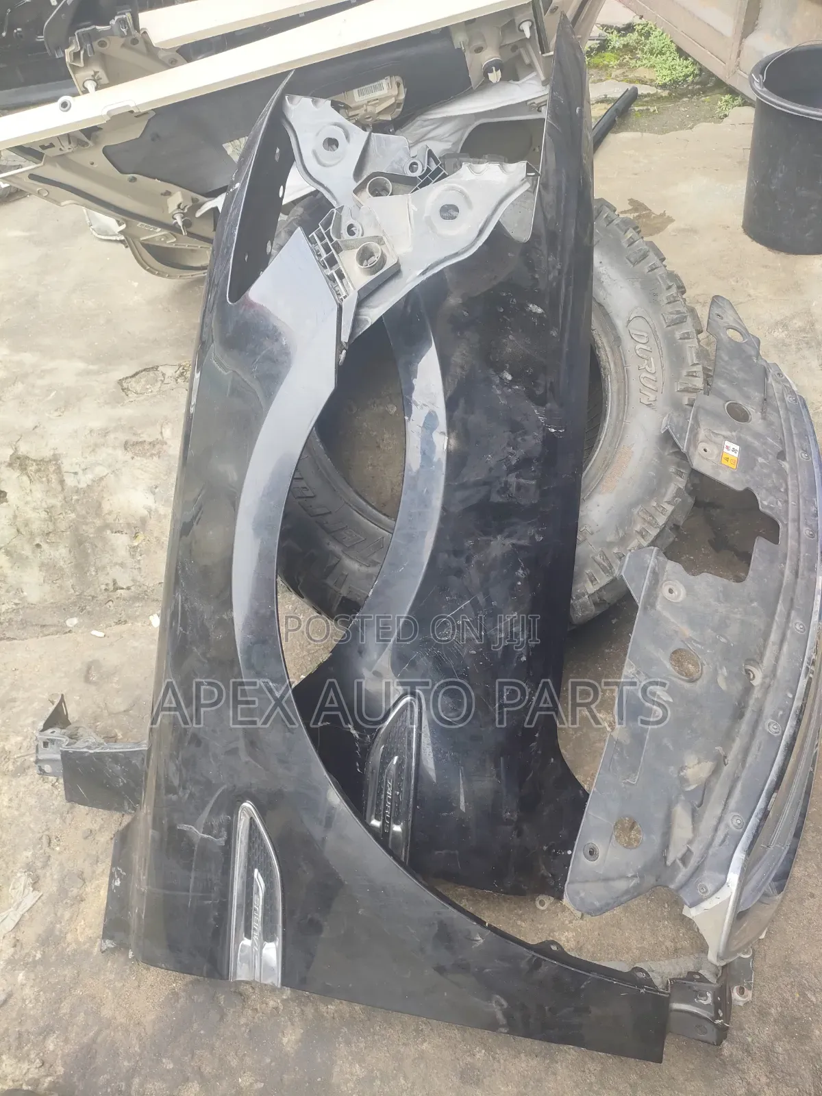 Clean Tokunbo Front Fender for Ford Taurus
