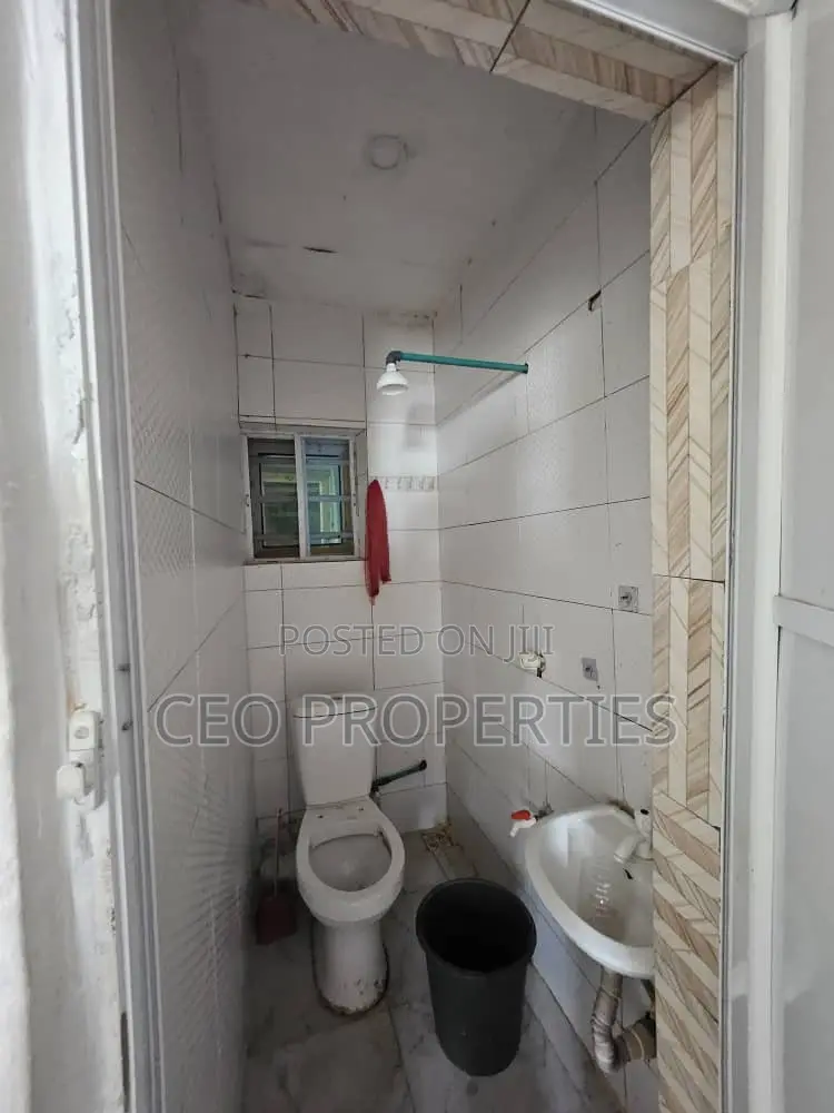 1bdrm Bedsitter in Idado/Igboefon for rent