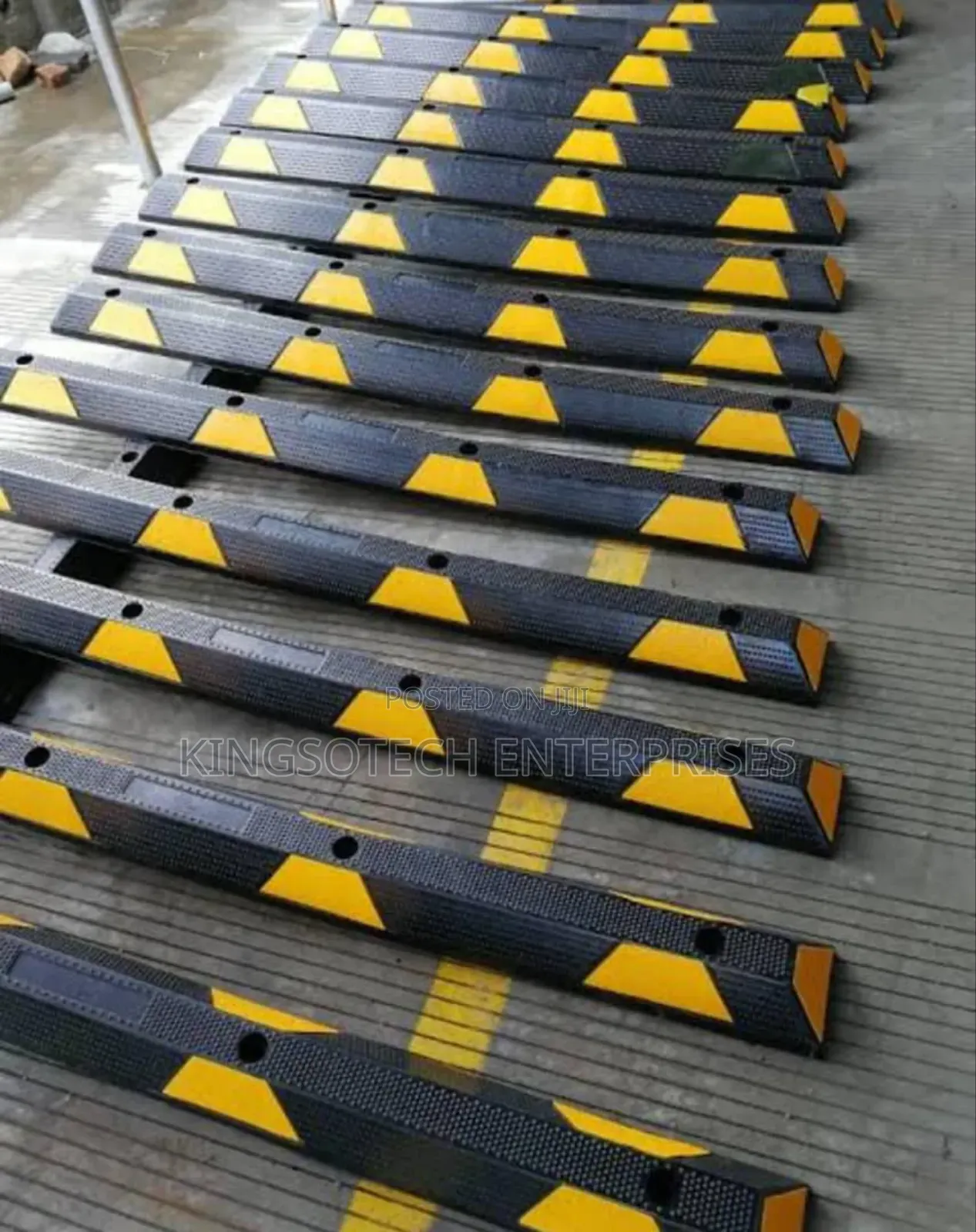 Rubber Wheel Curb Stop Heavy Duty