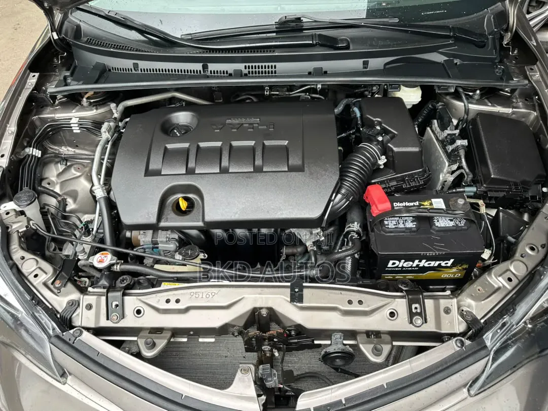 Toyota Corolla XSE (1.8L 4cyl 2A) 2018 Gray