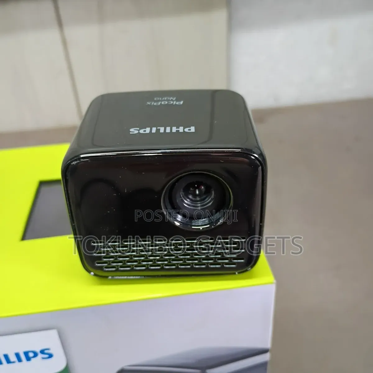 Philips PicoPix Nano Rechargeable Projector