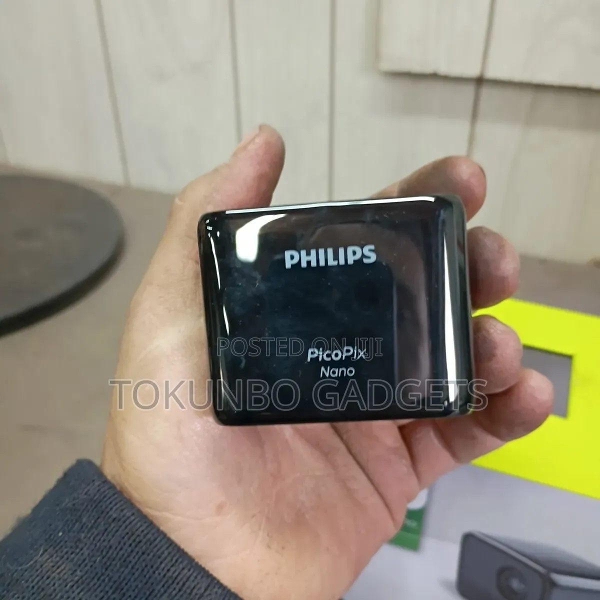 Philips PicoPix Nano Rechargeable Projector