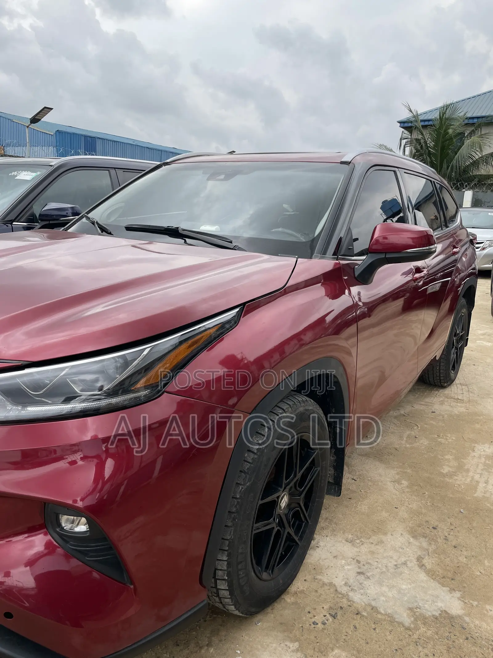 Toyota Highlander Limited AWD 2023 Red
