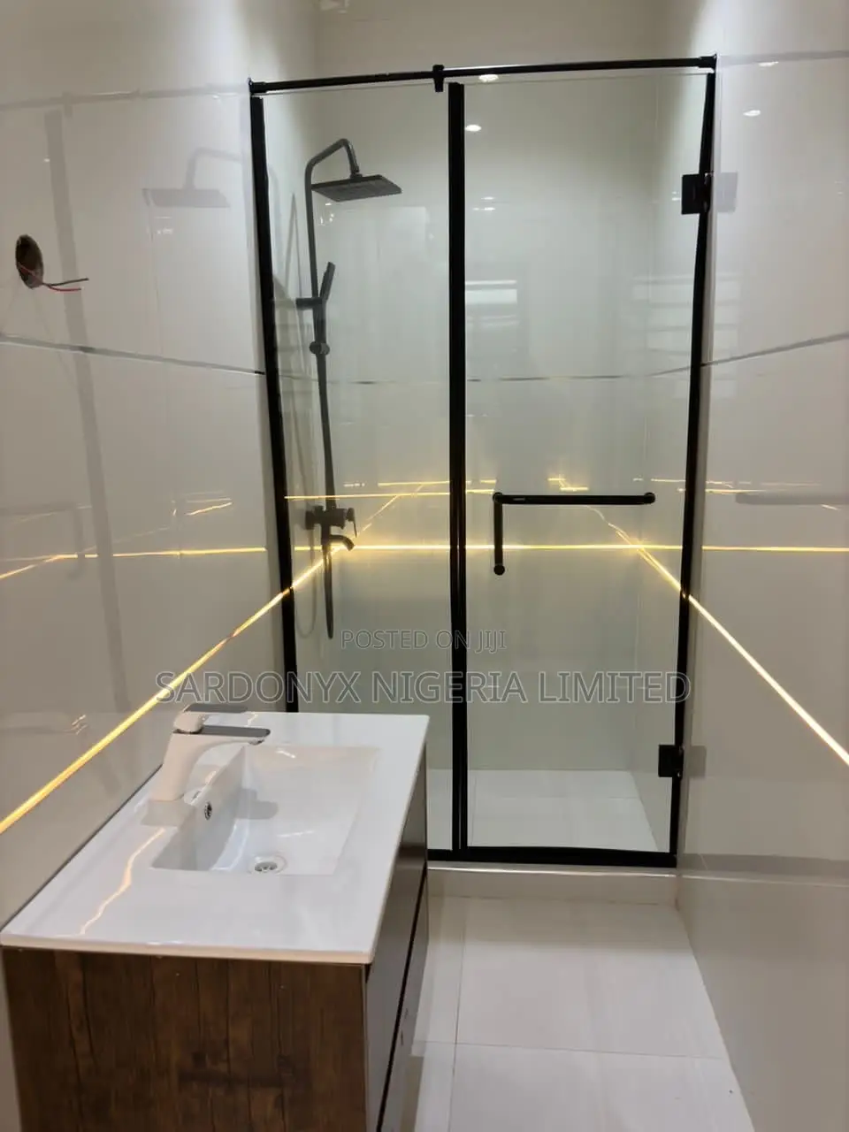 5bdrm Duplex in Lekki Phase 2 for sale