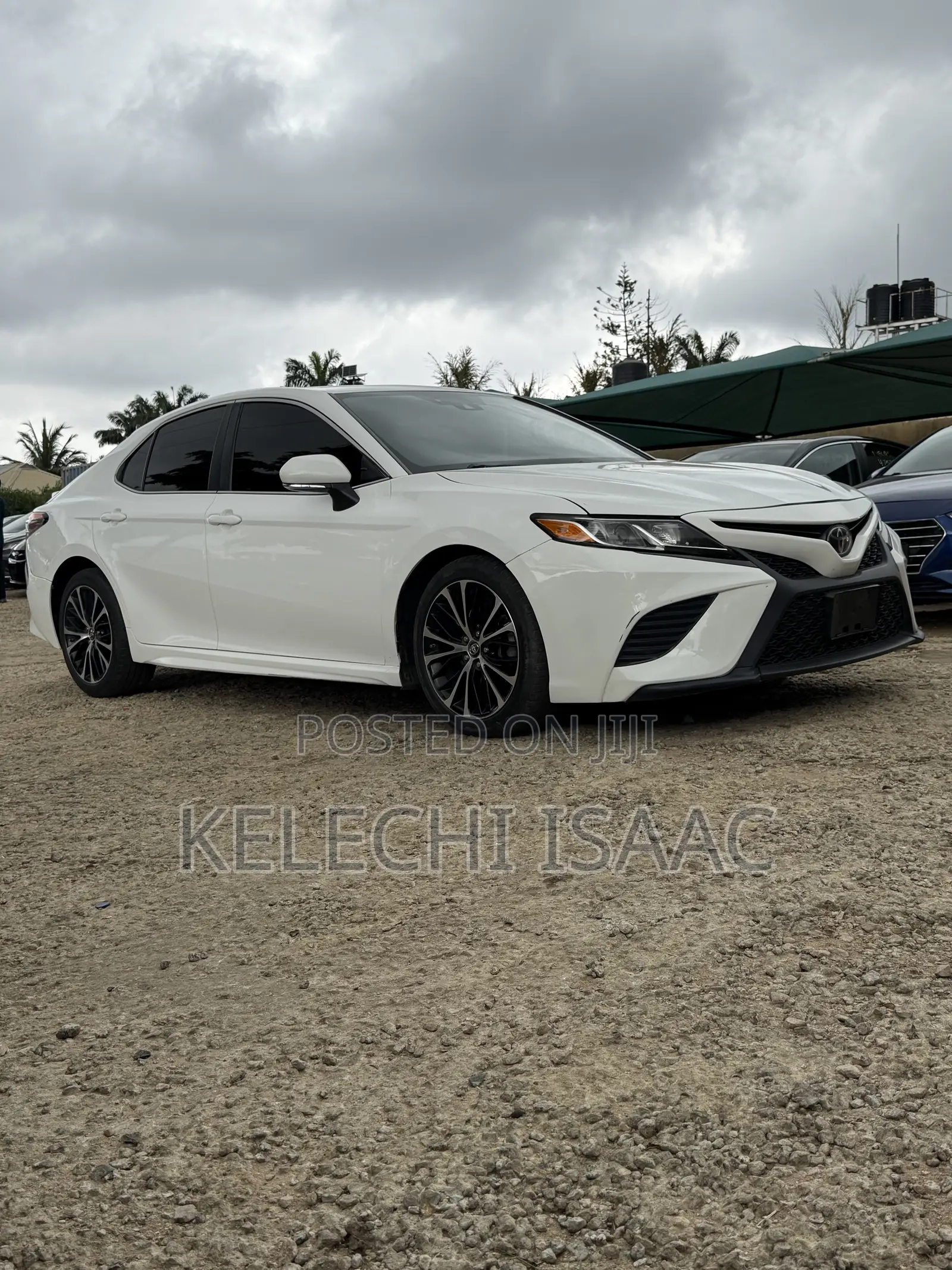 Toyota Camry SE FWD 2020 White
