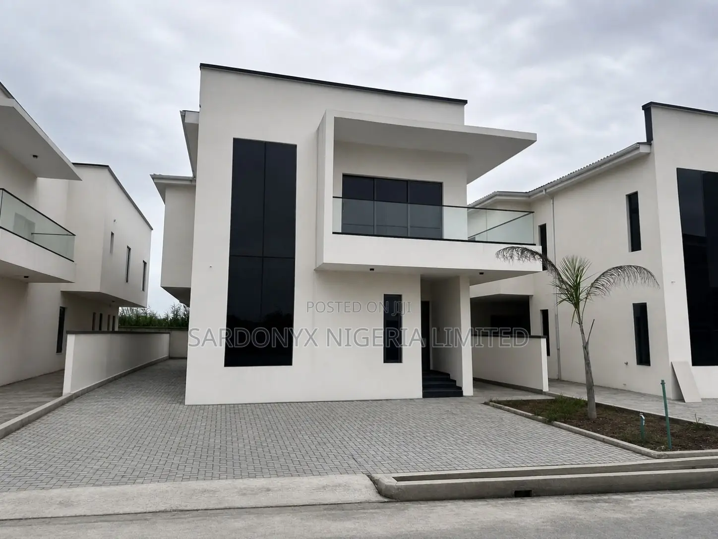 4bdrm Duplex in Lekki Phase 1 for sale
