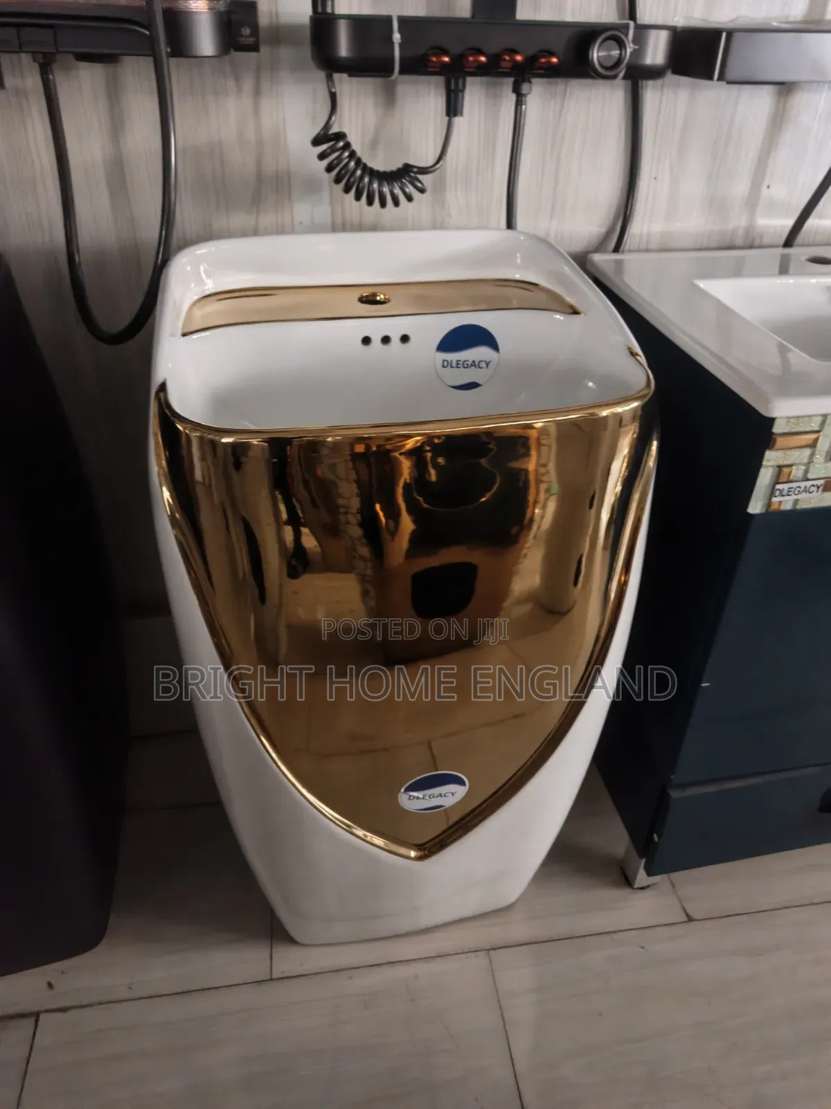 Gold and White Standing Dining Basin