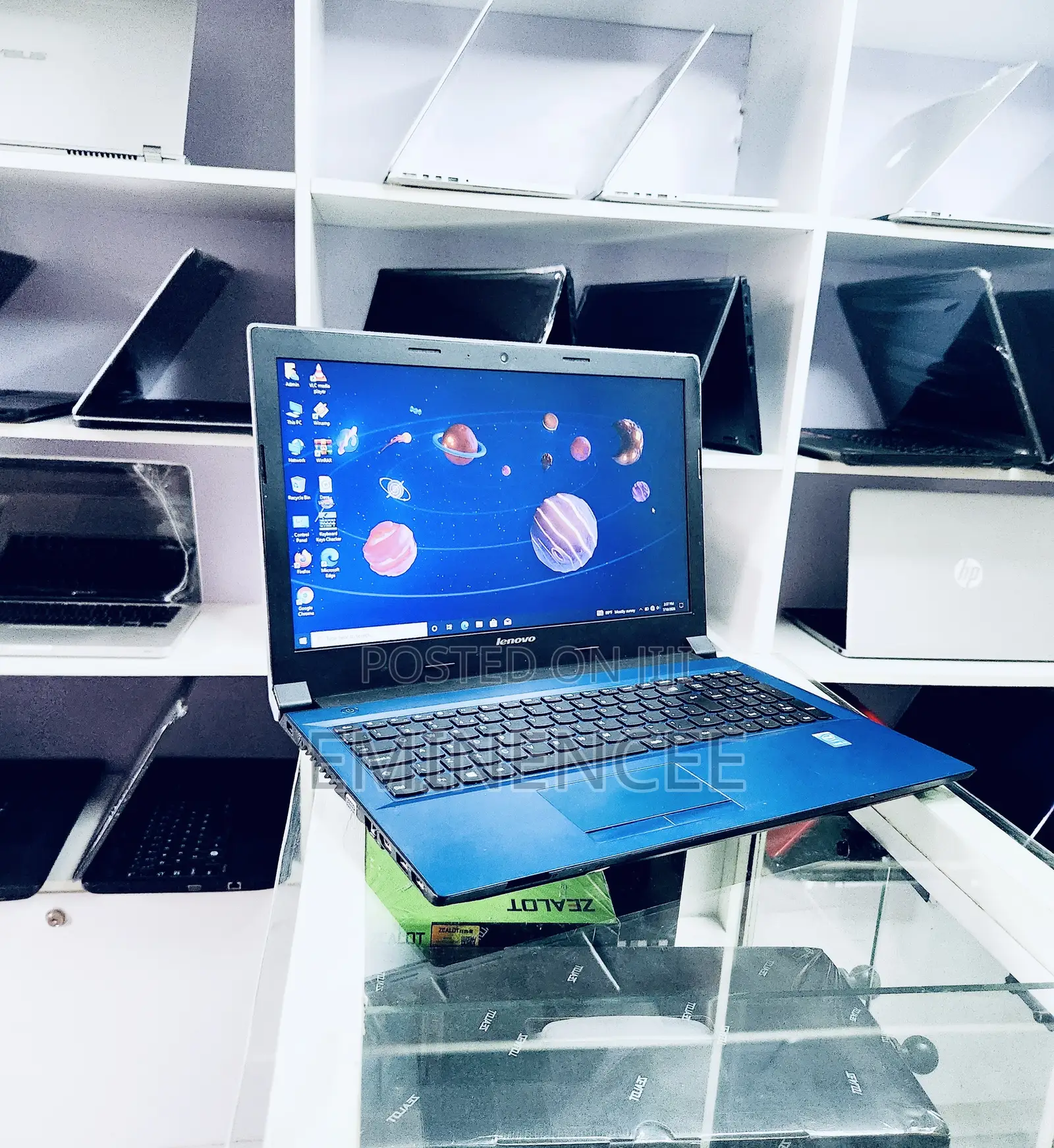Laptop Lenovo IdeaPad 300 8GB Intel Core i3 HDD 1T