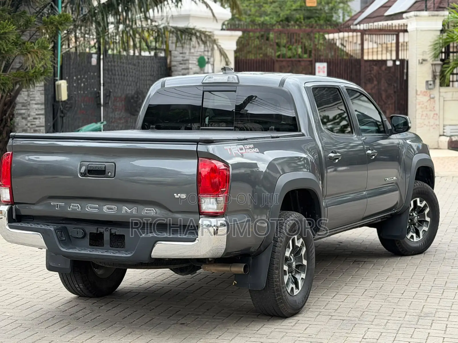 Toyota Tacoma TRD Off Road 2017 Gray