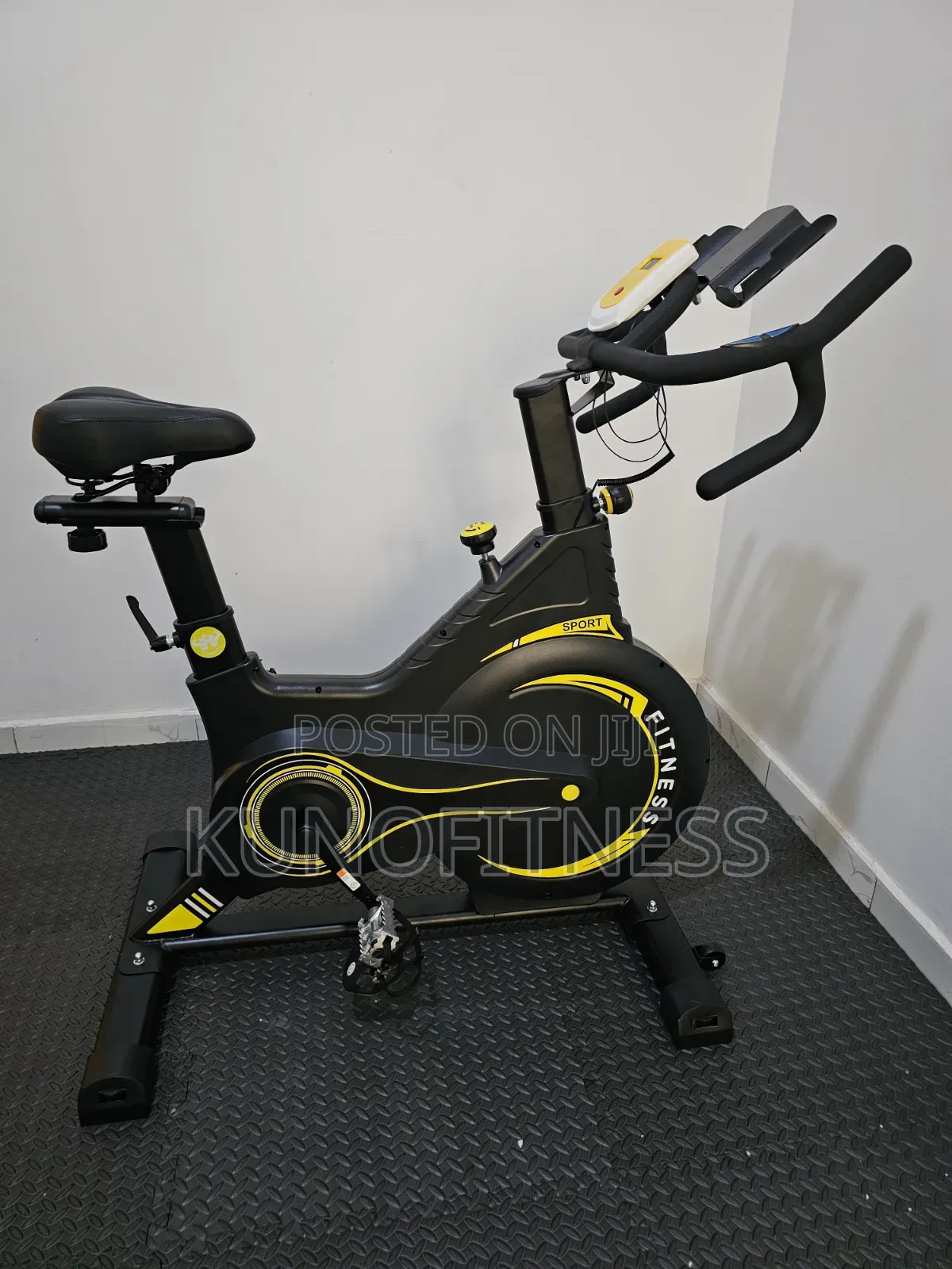Spin Bike 150kg Capacity With Hand Pulse Sensor