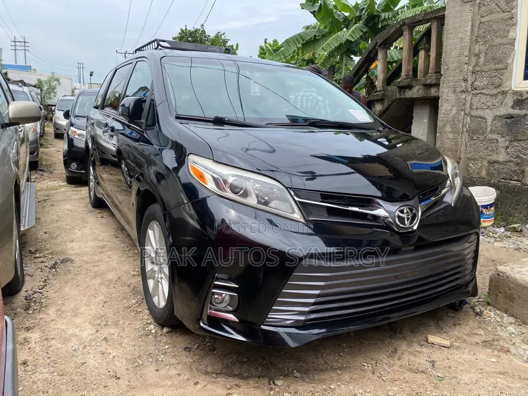 Toyota Sienna 2017 Black