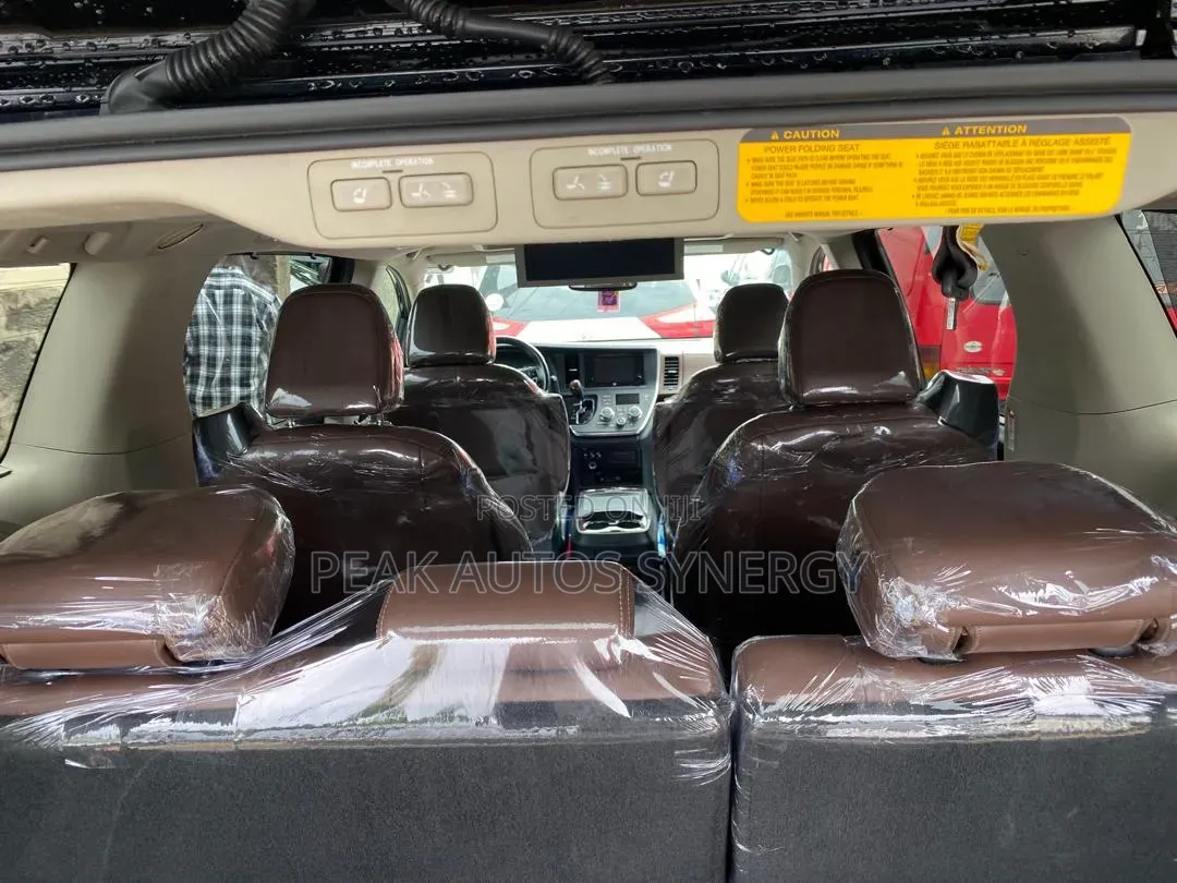 Toyota Sienna 2017 Black