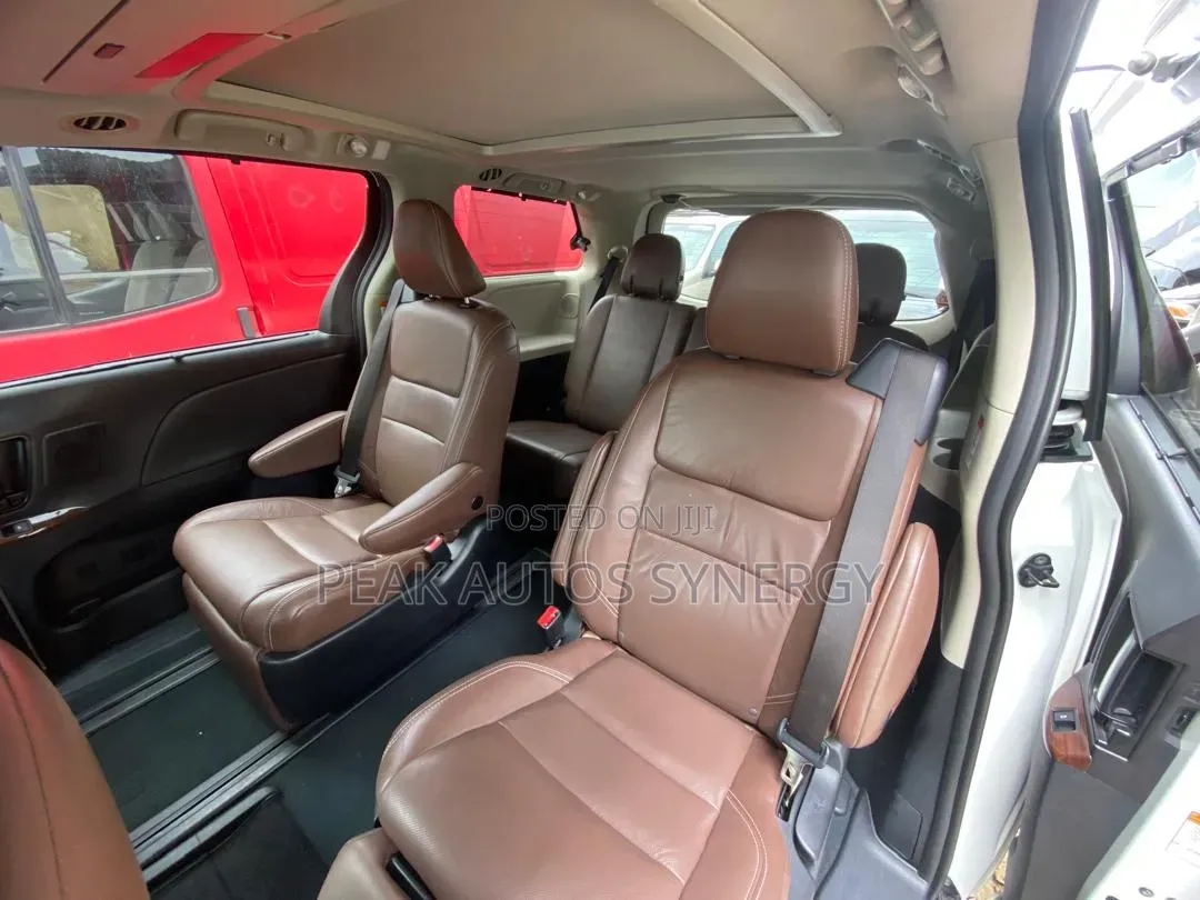 Toyota Sienna 2019 White