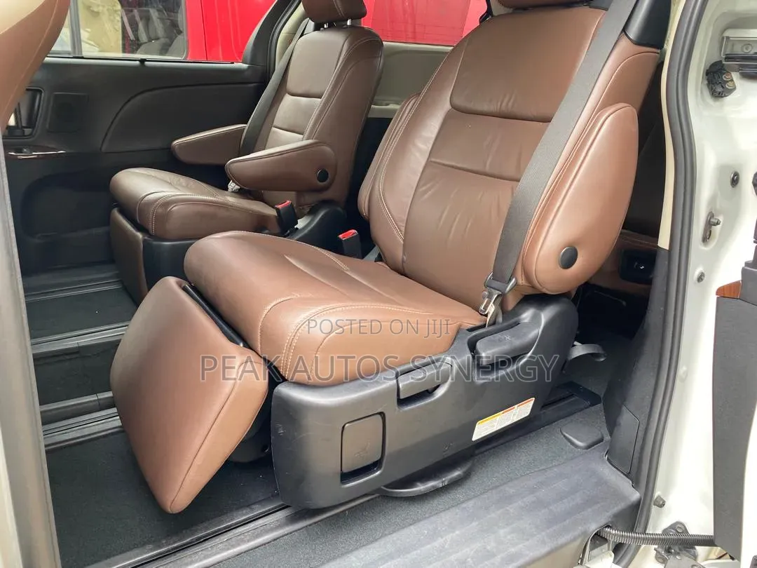 Toyota Sienna 2019 White