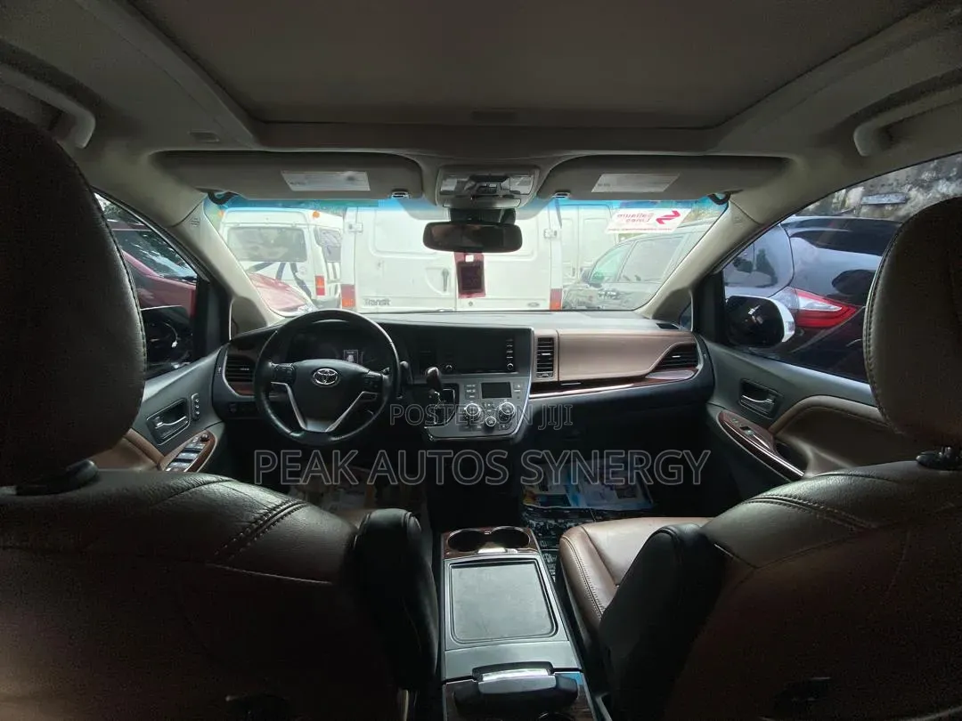 Toyota Sienna 2019 White