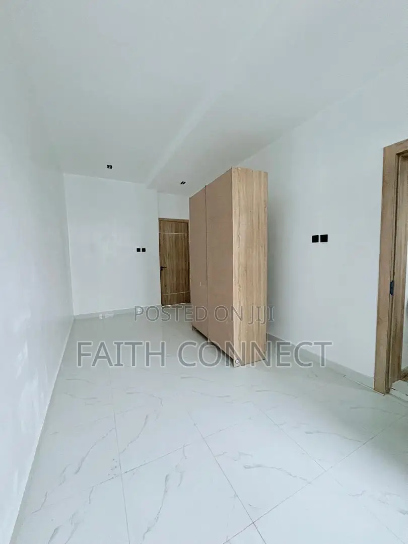 5bdrm Duplex in Abraham Adesanya for sale