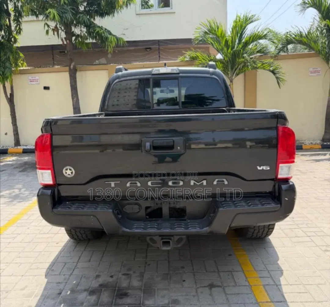 Toyota Tacoma 4dr Double Cab 2016 Black